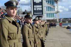 Kadet Vojne akademije Pavle Milošević prvi doplivao do Časnog krsta