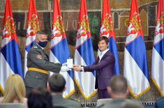 Prime Minister presents decorations to members of the Ministry of Defence and Serbian Armed Forces on 23 April – Serbian Armed Forces Day