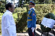 Vice-President of the Republic of India lays a wreath at the Monument to the Unknown Hero