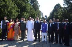 Vice-President of the Republic of India lays a wreath at the Monument to the Unknown Hero