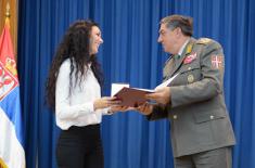 General Dikovic receives the most successful athletes