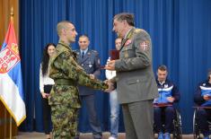 General Dikovic receives the most successful athletes