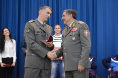 General Dikovic receives the most successful athletes