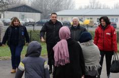 The Minister of Defence Visited Collection Point for Accommodation of Refugees in Krnjača