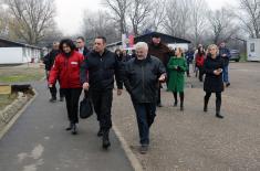 The Minister of Defence Visited Collection Point for Accommodation of Refugees in Krnjača