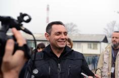The Minister of Defence Visited Collection Point for Accommodation of Refugees in Krnjača