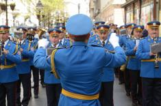 Promenadni defile orkestra Garde povodom Dana Vojske Srbije