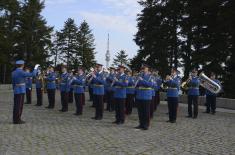 Minister Vučević Lays Wreath at Monument to Unknown Hero for Serbian Armed Forces Day