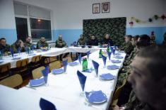 Министар одбране дочекао Нову годину с припадницима 250. ракетне бригаде