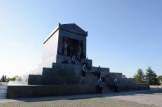 Minister of Defence lays wreath at Mt. Avala on Serbian Armed Forces Day  