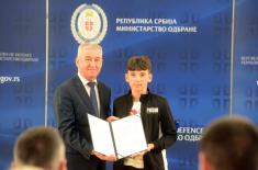 Uručene nagrade pobednicima konkursa „Naš vojnik, naš heroj“