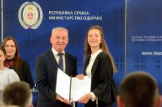 Uručene nagrade pobednicima konkursa „Naš vojnik, naš heroj“