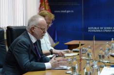 Defence Minister meets with Ambassador of the United Kingdom