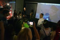 Ministar Vulin i deca iz "Kampa prijateljstva" obišli izložbu "Odbrana 78" 