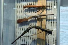 Povodom Dana Vojske otvorena izložba „Retko i improvizovano oružje iz zbirki Vojnog muzeja“