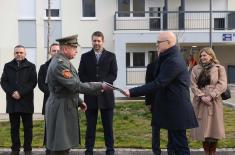 Minister Vučević hands over apartment keys to members of security forces