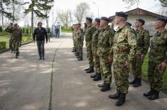 Министар Гашић обишао припаднике Војске Србије ангажоване у стално задејствованим снагама