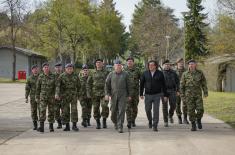 Министар Гашић обишао припаднике Војске Србије ангажоване у стално задејствованим снагама