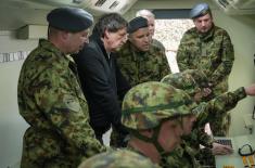 Министар Гашић обишао припаднике Војске Србије ангажоване у стално задејствованим снагама