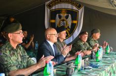 Министар Вучевић присуствовао “Трци хероја” на такмичењу јединица Војне полиције