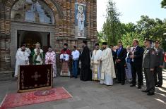 Ministar Gašić učestvovao u litiji povodom Vidovdana