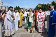 Ministar Gašić učestvovao u litiji povodom Vidovdana