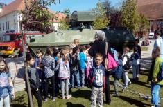 Display of Arms and Military Equipment Attracted a Great Number of Citizens