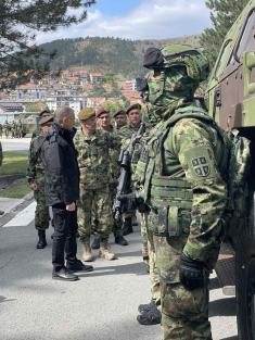 Minister of Defence Stefanović and Chief of General Staff, General Mojsilović, visit units on alert