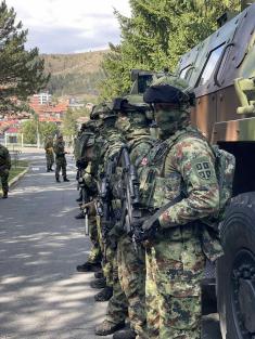 Ministar odbrane Stefanović i načelnik Generalštaba general Mojsilović obišli jedinice u stanju povišene borbene gotovosti
