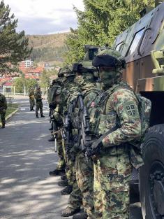 Minister of Defence Stefanović and Chief of General Staff, General Mojsilović, visit units on alert