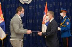 Minister Stefanović hands over decisions on permanent employment, Military Technical Institute gets 41 new employees