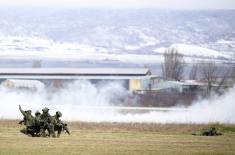 Prikaz sposobnosti dela helikopterskih jedinica RV i PVO i 63. padobranske brigade 