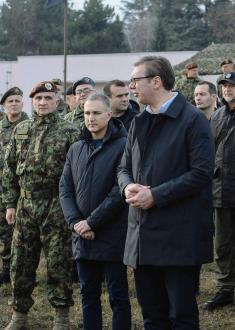 Председник Вучић: Задовољан сам опремањем Војске Србије 