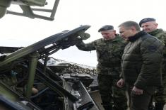 Minister Stefanović with Members of 310th Air Defence Self-Propelled Missile Battalion 