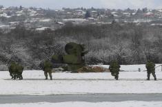 Minister Stefanović with Members of 310th Air Defence Self-Propelled Missile Battalion 