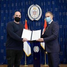 Minister Stefanović presents scholarships