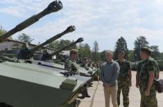 Ministar Stefanović obišao artiljerijske jedinice u Kraljevu opremljene modernizovanim sredstvima