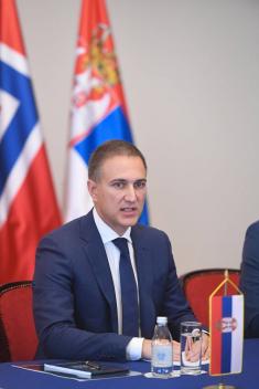 Ministar Stefanović razgovarao sa ambasadorima Kvinte i Norveške