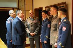 Ministar Vulin: Kompliment državi i vojsci je da tri rođena brata postanu oficiri
