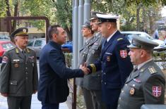 Minister Vulin with students of the Military High School and the Secondary Vocational Military School