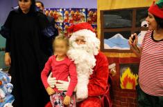 900 Christmas presents were handed out to children of members of the Ministry of Defense and the Serbian Armed Forces