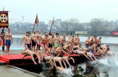 Припадници Војске Србије пливали за Часни крст