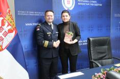 Министар Гашић поводом Дана жена уручио поклоне припадницама система одбране