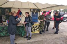 Voluntary military service promoted at “Auto-Moto Berza” Car Show