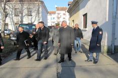 Defence Minister visited military pensioners – users of temporary accommodation in Novi Sad