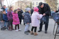 Defence Minister visited military pensioners – users of temporary accommodation in Novi Sad