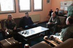 Ministar odbrane nenajavljeno obišao 204. vazduhoplovnu brigadu i Vojnu akademiju