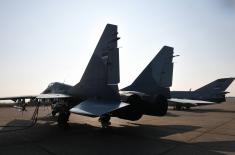 Министар одбране ненајављено обишао 204. ваздухопловну бригаду и Војну академију