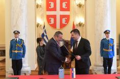 Sastanak ministara odbrana Srbije i Grčke