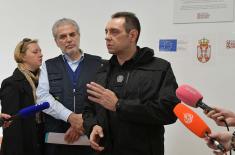 Minister Vulin and EU Commissioner Stylianides visit Obrenovac temporary reception centre